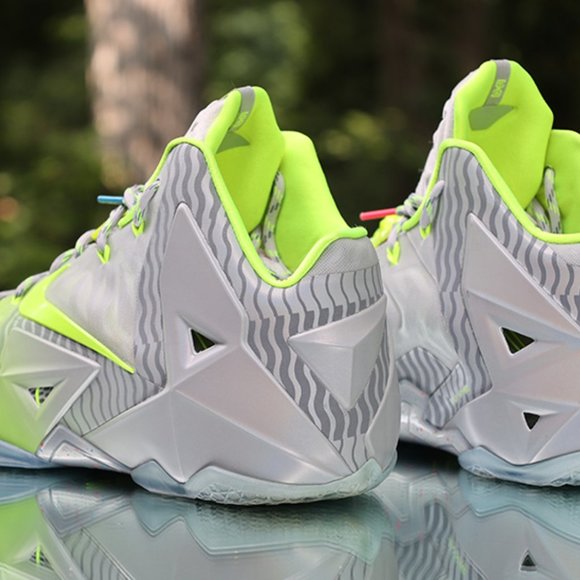 Nike LeBron 11 Maison Luster Volt - Picture 16 of 16